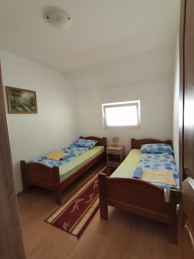 Apartment Osmajic Pluzine Luaran gambar